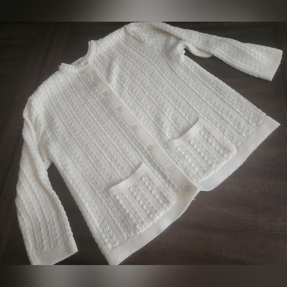 Classic Elements LG Cream Grandma Sweater With Buttons - Picture 4 of 11
